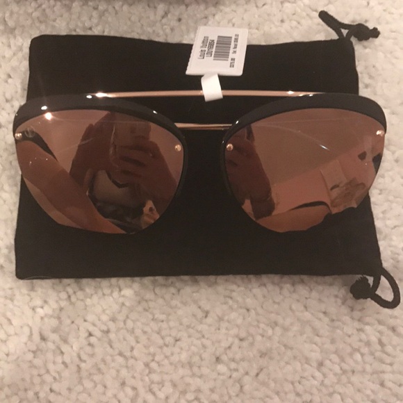 Louis Vuitton Accessories - Nwt Louis Vuitton bumble bee sunglasses pink lens